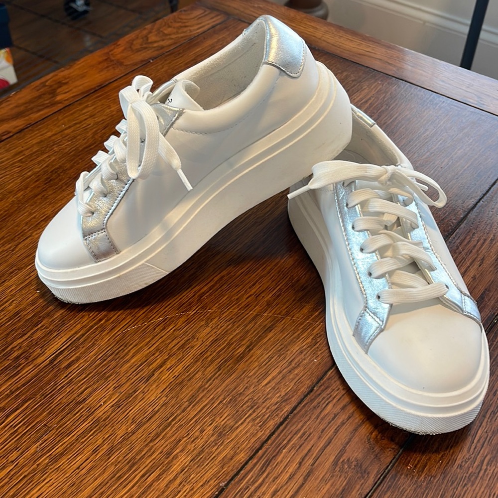 Bos. & Co. by Born White Silver Leather Fuzi Lace Up Sneaker Platform Size 36